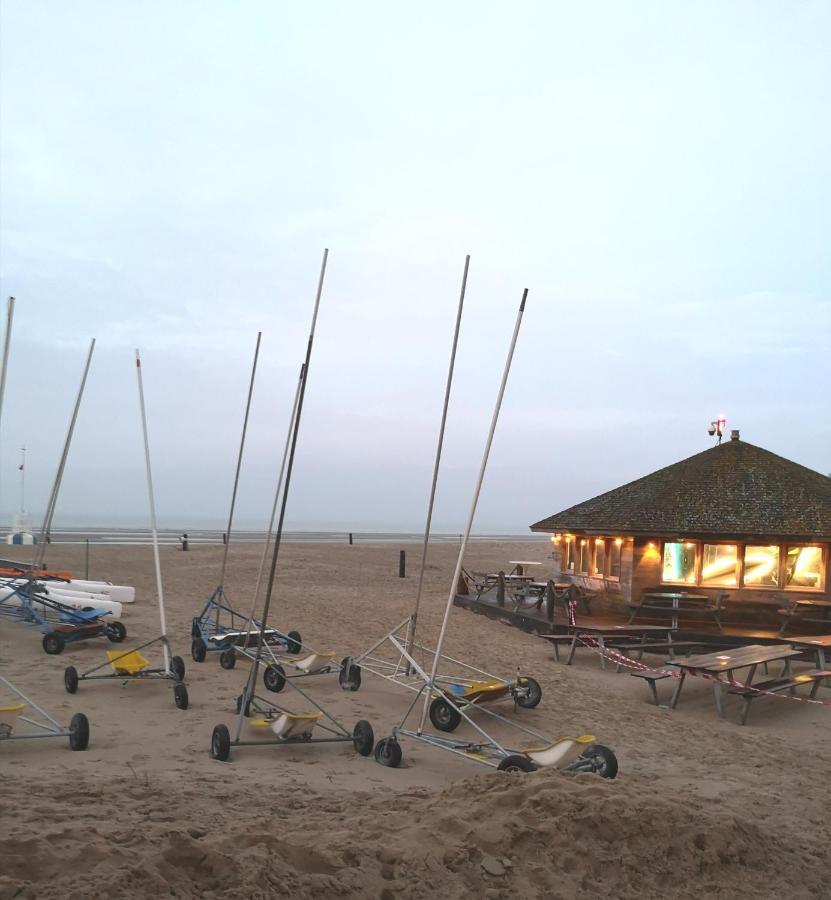Zeester En Koffie. Oostduinkerke-Bad Bagian luar foto